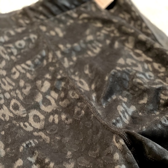 Victoria’s Secret Performance Leggings Extra Small - Picture 5 of 7